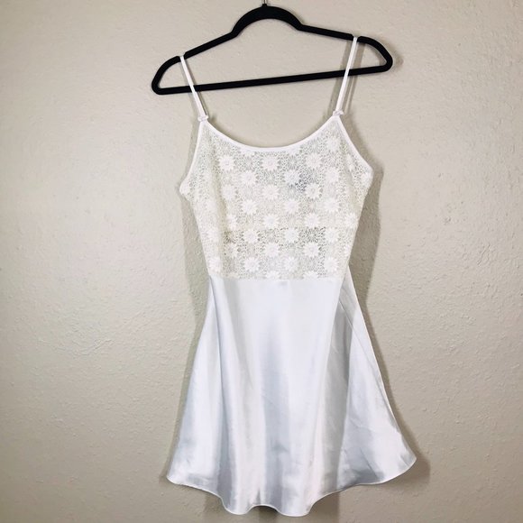 Vintage Other - Vintage Jones New York White Lace and Satin Chemise Nightgown